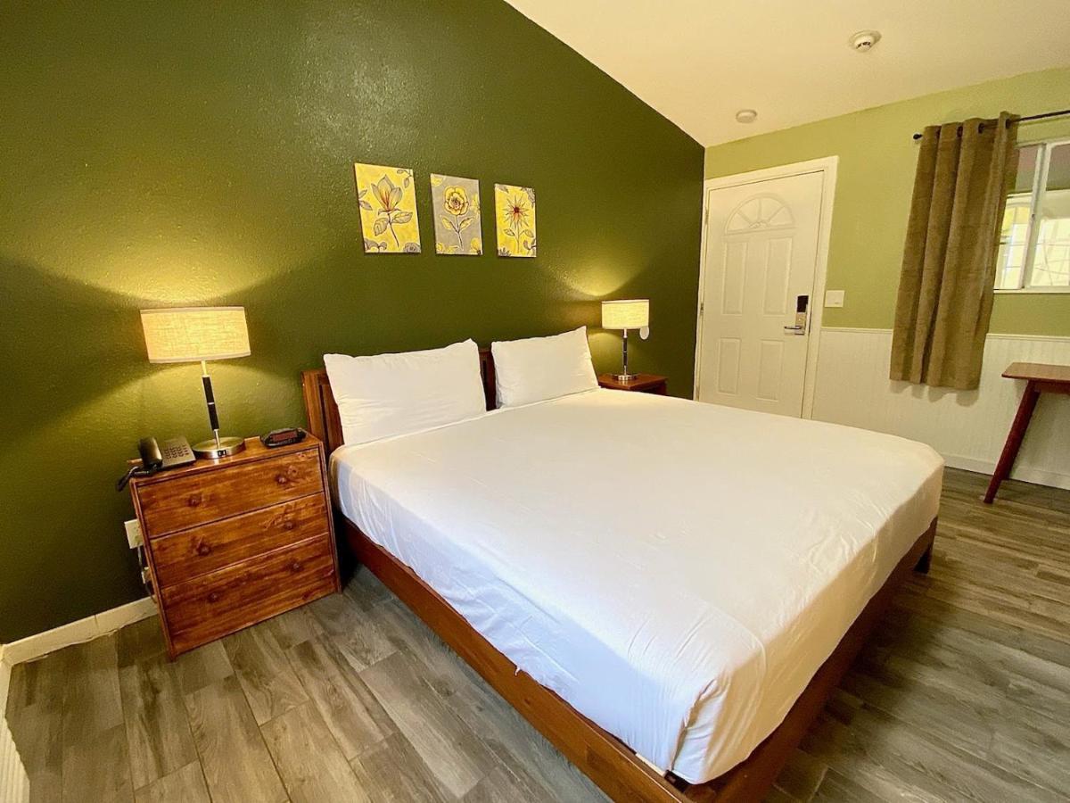 Europa Inn & Suites Desert Hot Springs Luaran gambar
