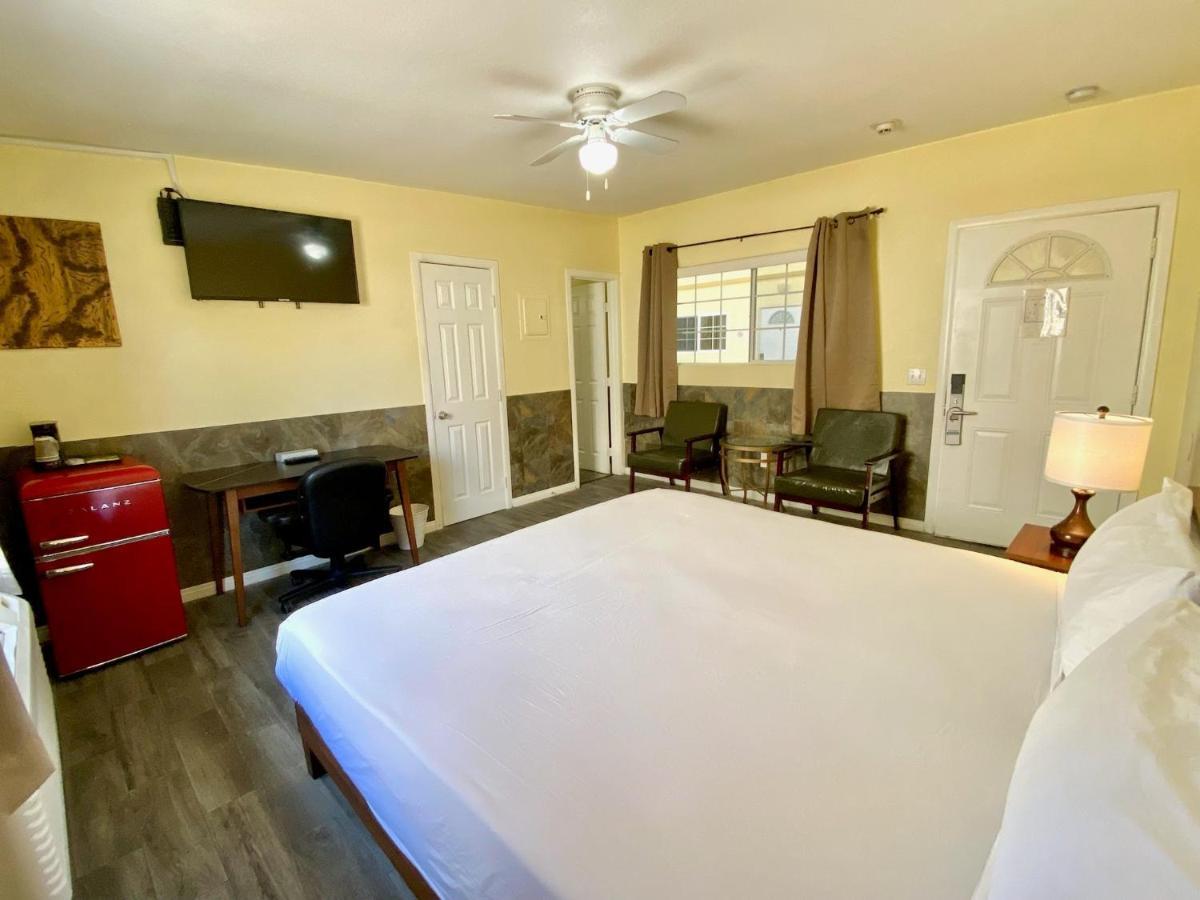 Europa Inn & Suites Desert Hot Springs Luaran gambar