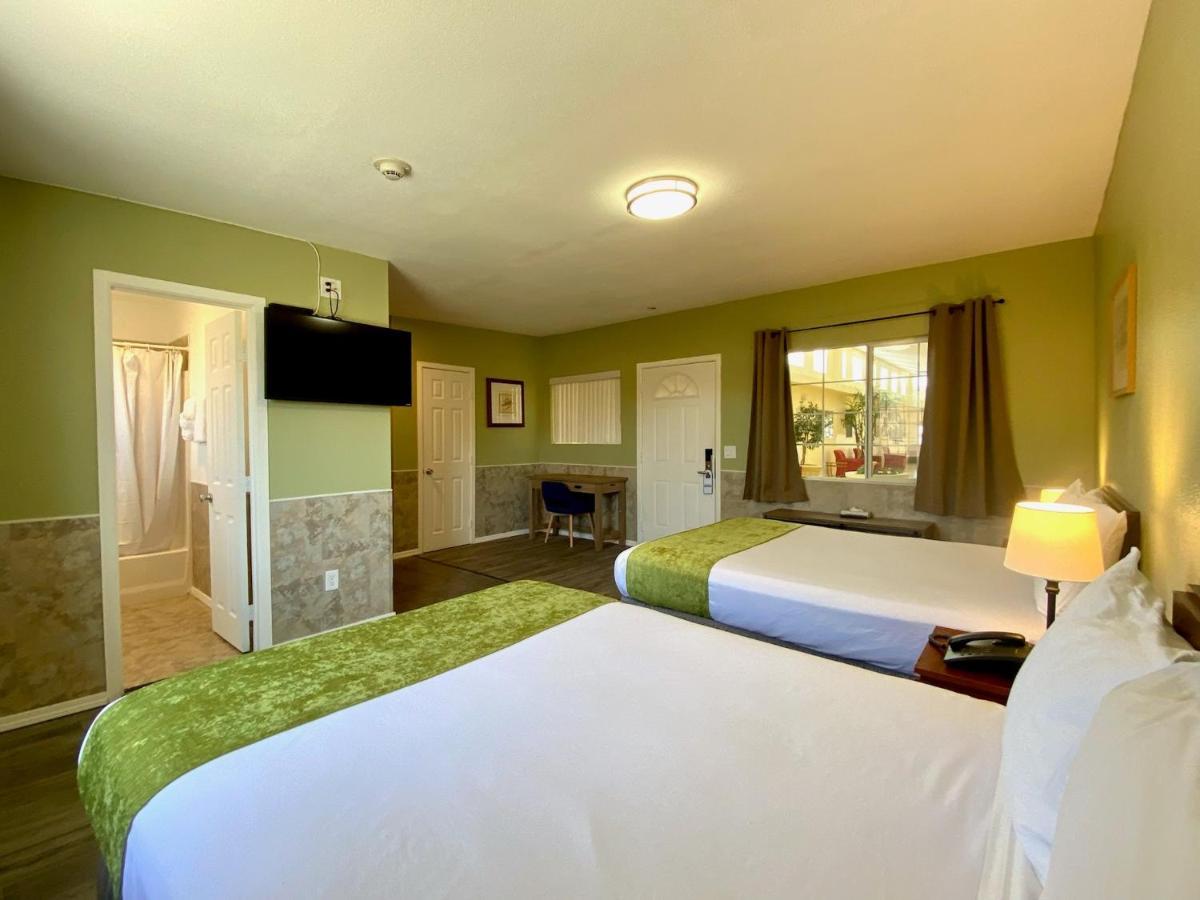 Europa Inn & Suites Desert Hot Springs Luaran gambar