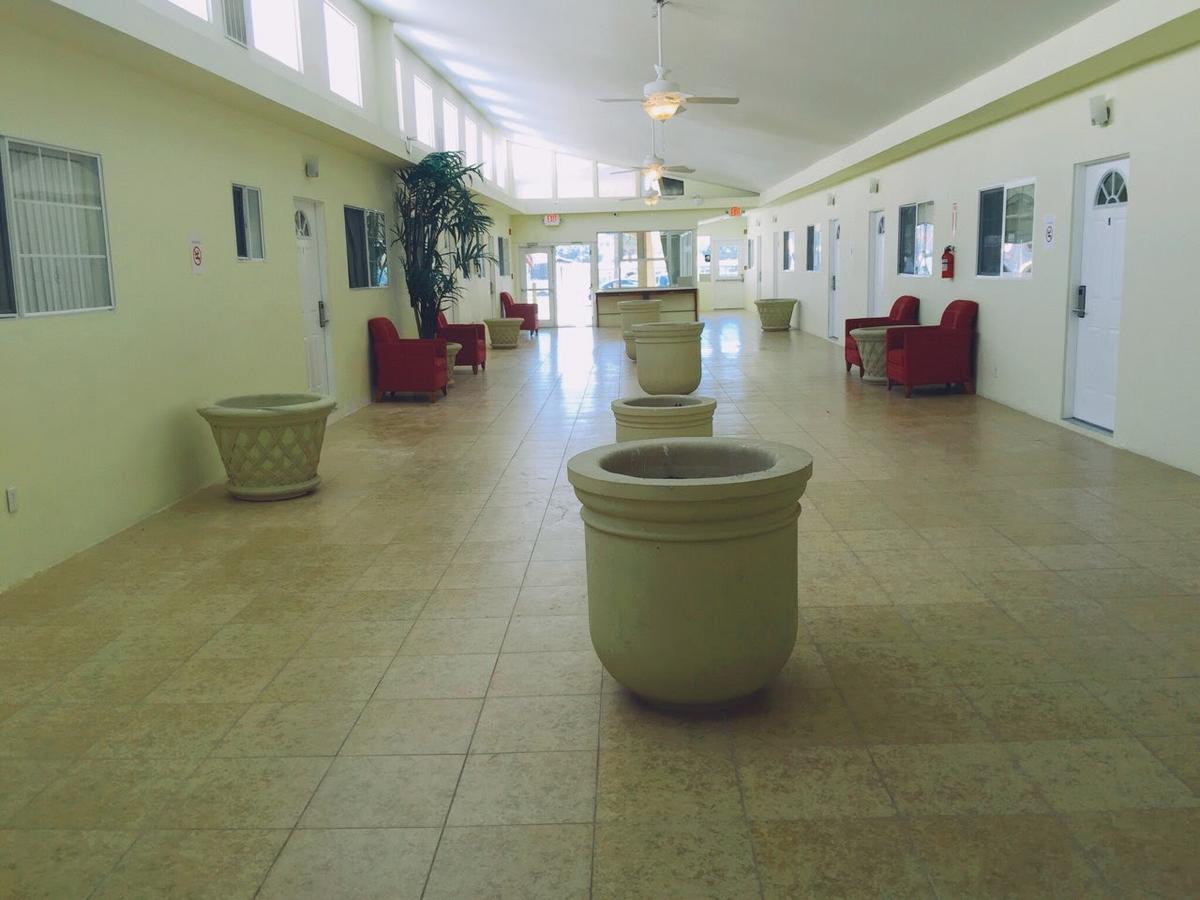 Europa Inn & Suites Desert Hot Springs Luaran gambar