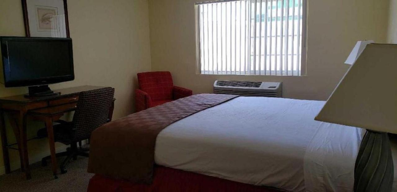 Europa Inn & Suites Desert Hot Springs Luaran gambar